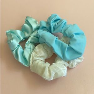 Pura Vida Wave Scrunchy Set of 3 (Blue White Teal)